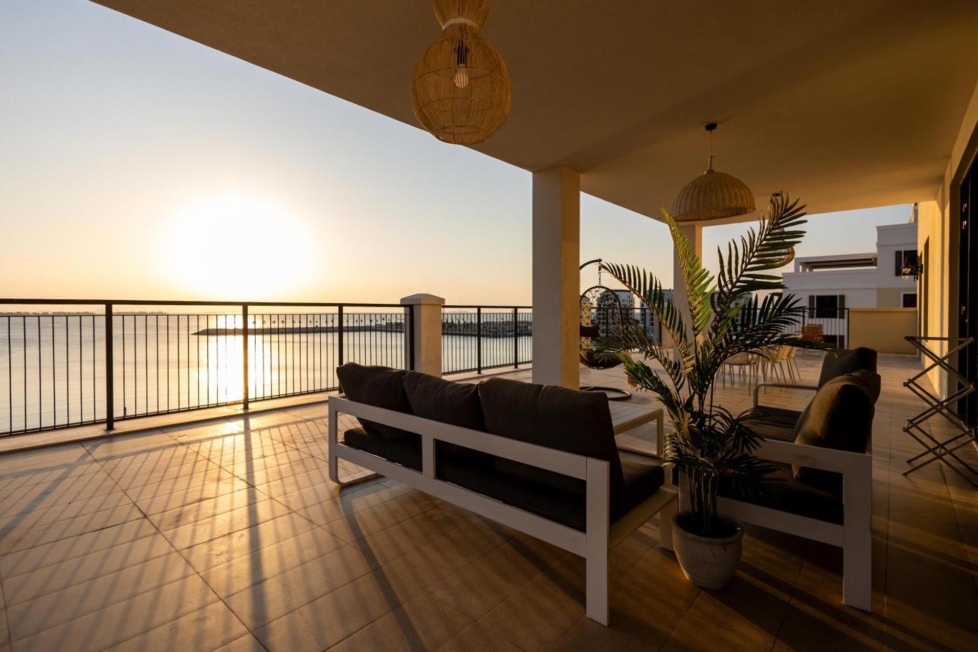 Higuests Experience Coastal Elegance At La Rive 2 In La * Dubai