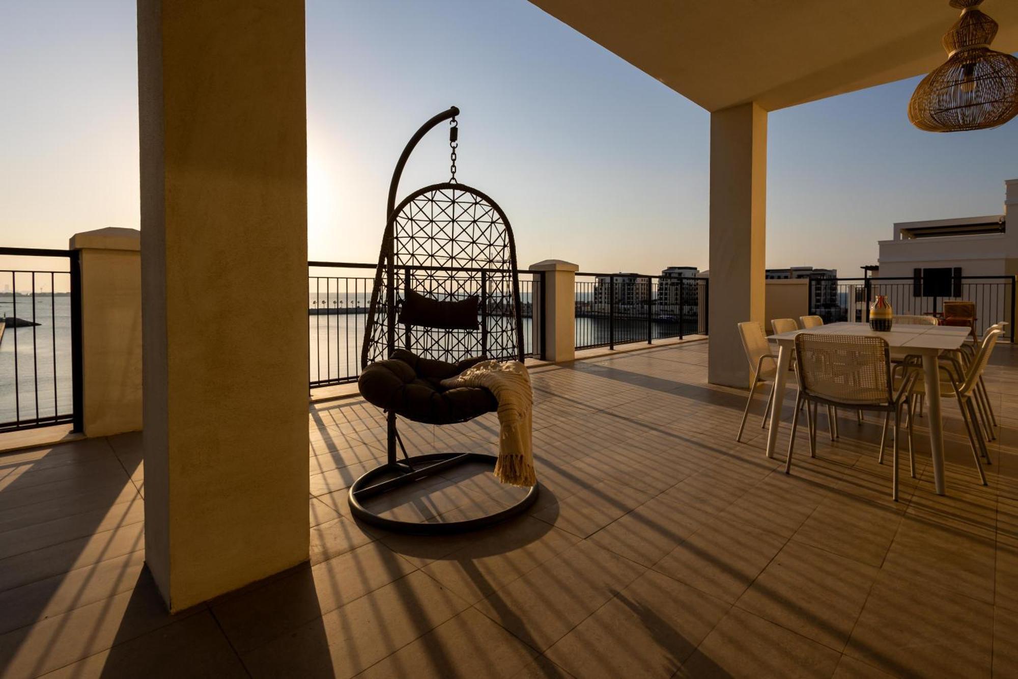 Appartement Higuests Experience Coastal Elegance At La Rive 2 In La