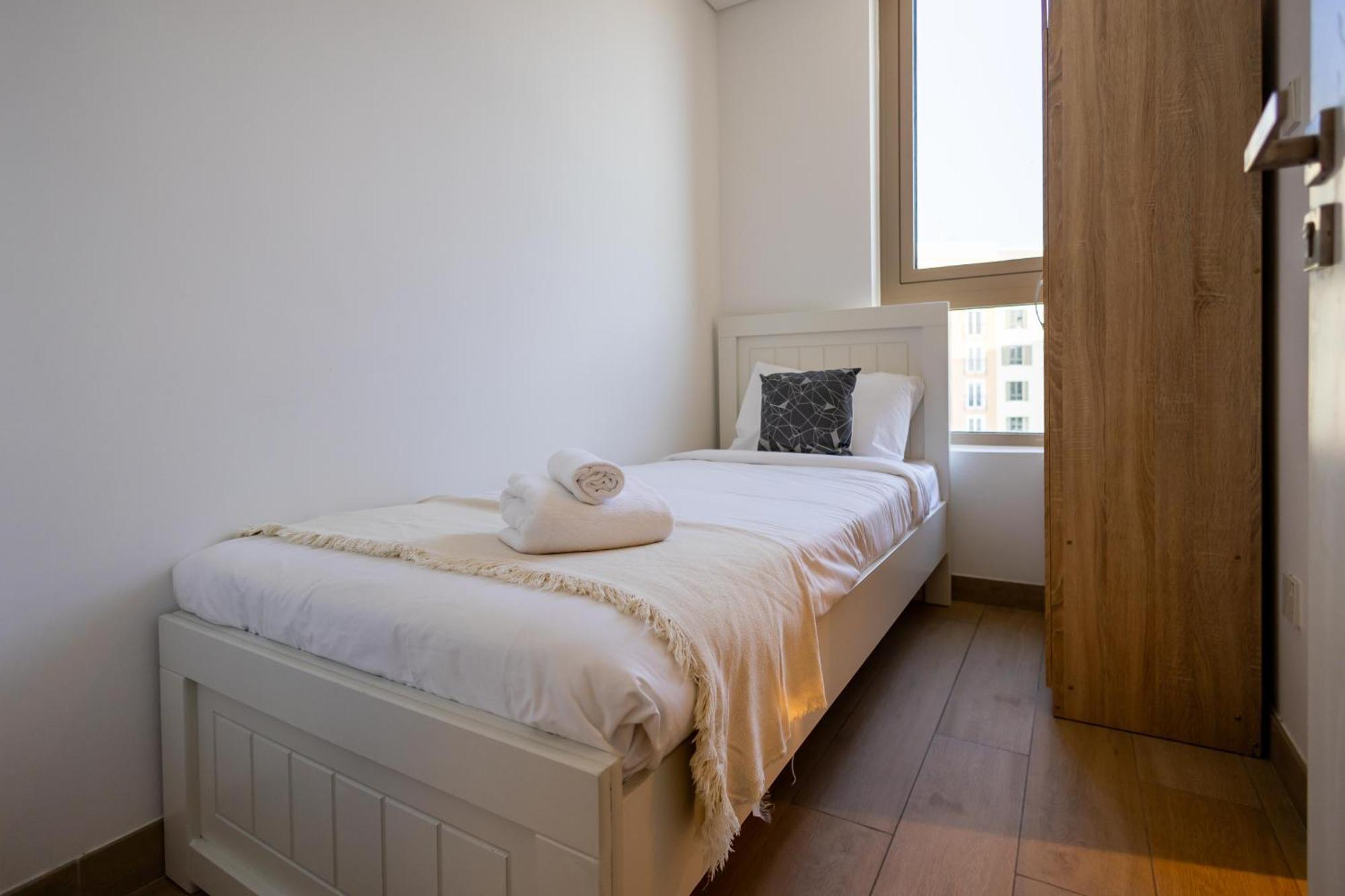 Higuests Experience Coastal Elegance At La Rive 2 In La Appartement *